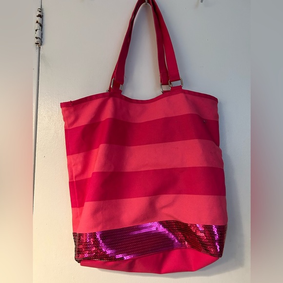 Victoria’s Secret Logo Beach Tote in Barbie Pink - Picture 5 of 8